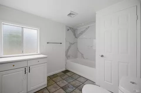 Bath - 4344 Olive Ave, Fairfield, CA 94533 photo 7 of 8