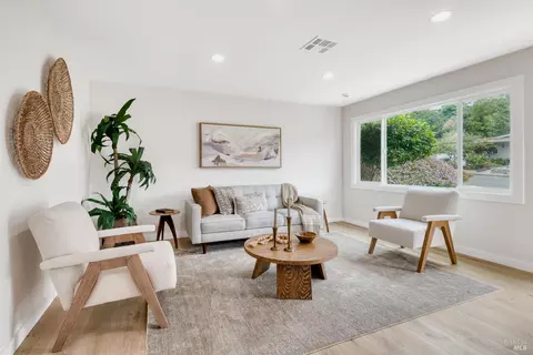Living - 323 Deanza Dr, Vallejo, CA 94589 photo 2 of 3