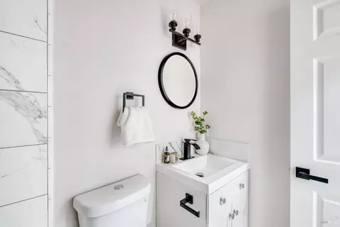 Bath - 323 Deanza Dr, Vallejo, CA 94589 photo 6 of 6