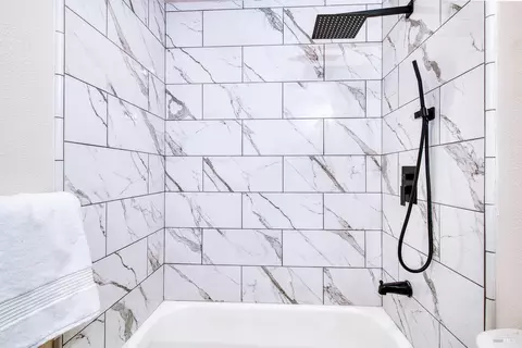 Bath - 323 Deanza Dr, Vallejo, CA 94589 photo 5 of 6