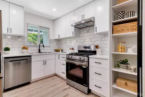 Kitchen - 323 Deanza Dr, Vallejo, CA 94589 photo 2 of 3