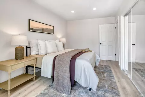Bedroom - 323 Deanza Dr, Vallejo, CA 94589 photo 4 of 9