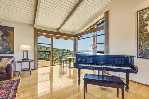 Living - 17228 High Rd, Sonoma, CA 95476 photo 2 of 3