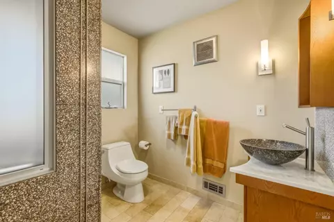 Bath - 17228 High Rd, Sonoma, CA 95476 photo 3 of 3