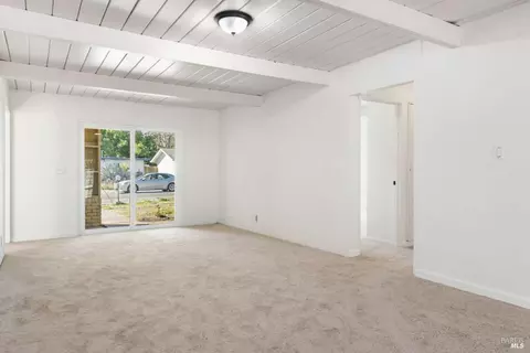 Living - 1024 Tyler St, Fairfield, CA 94533 photo 4 of 7