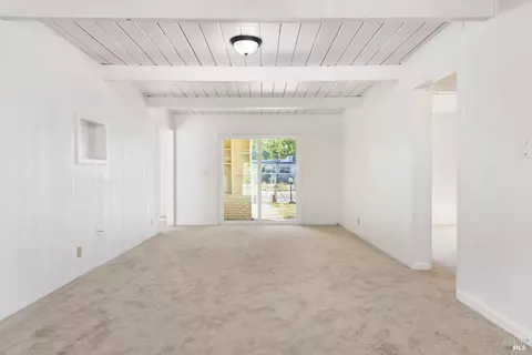 Living - 1024 Tyler St, Fairfield, CA 94533 photo 6 of 7