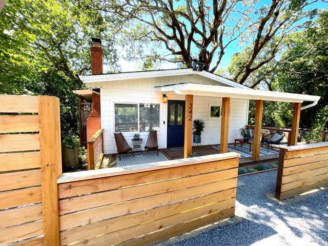 242 Vila Rd, Forestville, CA 95436