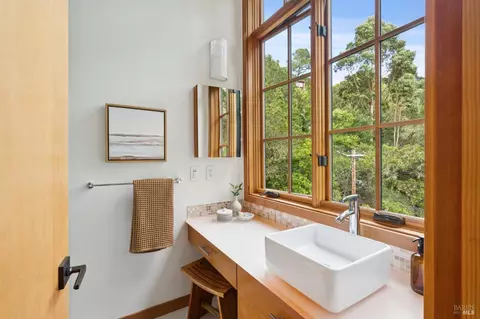Bath - 24 Blithedale Ter, Mill Valley, CA 94941 photo 5 of 6