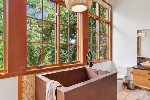 Bath - 24 Blithedale Ter, Mill Valley, CA 94941 photo 3 of 6