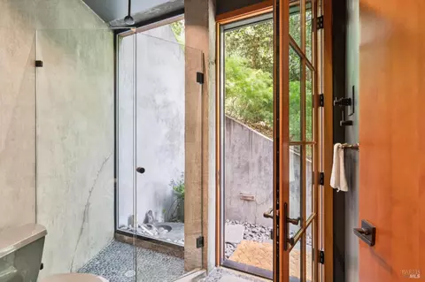 Bath - 24 Blithedale Ter, Mill Valley, CA 94941 photo 2 of 6