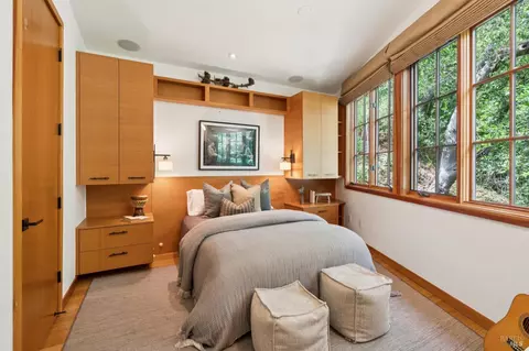 Bedroom - 24 Blithedale Ter, Mill Valley, CA 94941 photo 5 of 5