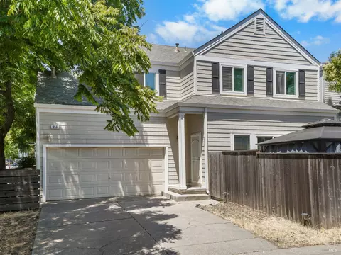 956 Kingwood St, Santa Rosa, CA 95401