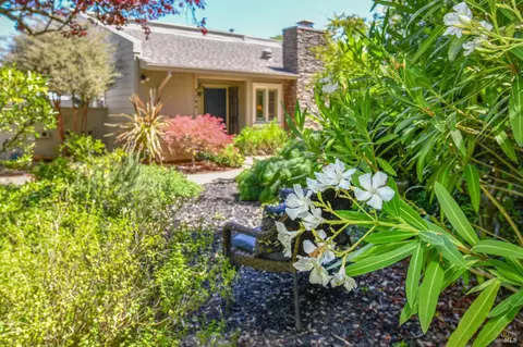 2284 Knolls Hills Cir, Santa Rosa, CA 95405