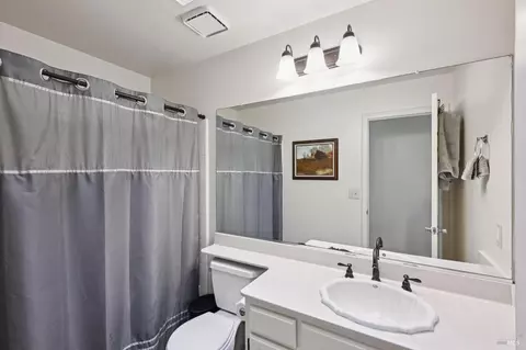 Bath - 7121 Hastings Pl, Windsor, CA 95492 photo 1 of 3
