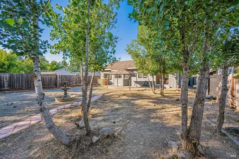 Exterior - 7121 Hastings Pl, Windsor, CA 95492 photo 7 of 9