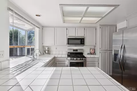 Kitchen - 7121 Hastings Pl, Windsor, CA 95492 photo 4 of 4