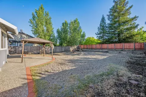 Exterior - 7121 Hastings Pl, Windsor, CA 95492 photo 3 of 9