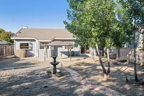 Exterior - 7121 Hastings Pl, Windsor, CA 95492 photo 6 of 9
