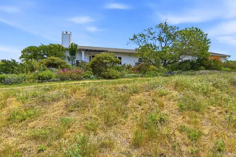 3223 Canfield Rd, Sebastopol, CA 95472