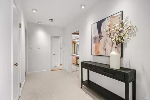 Entry Way - 73 Cloud View Rd, Sausalito, CA 94965 photo 3 of 4