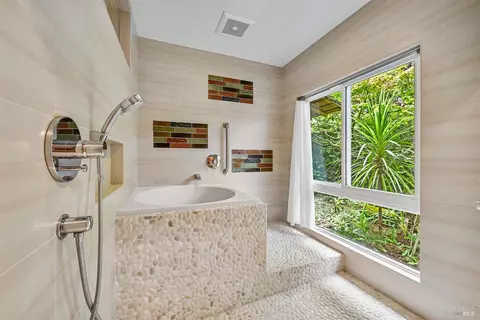 Bath - 73 Cloud View Rd, Sausalito, CA 94965 photo 4 of 9