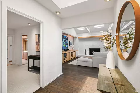 Entry Way - 73 Cloud View Rd, Sausalito, CA 94965 photo 2 of 4