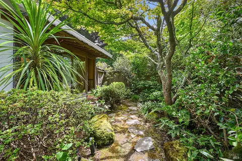Exterior - 73 Cloud View Rd, Sausalito, CA 94965 photo 12 of 17