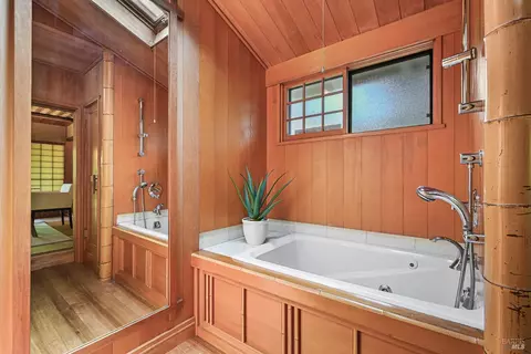 Bath - 73 Cloud View Rd, Sausalito, CA 94965 photo 6 of 9
