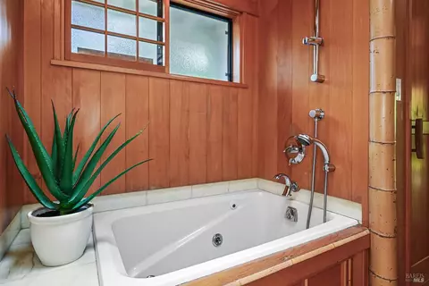 Bath - 73 Cloud View Rd, Sausalito, CA 94965 photo 5 of 9