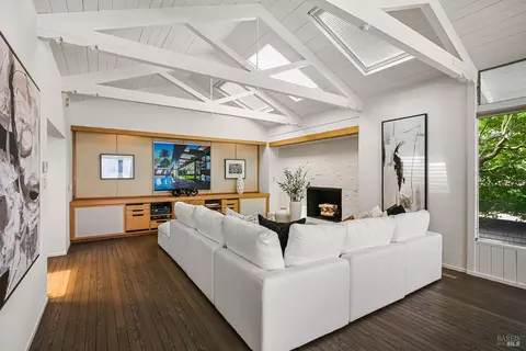 Living - 73 Cloud View Rd, Sausalito, CA 94965 photo 2 of 6