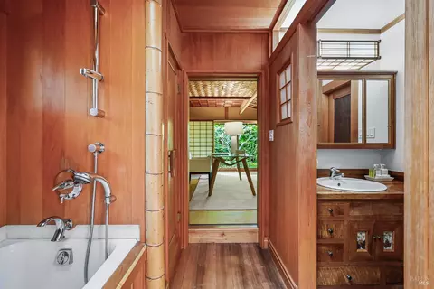 Bath - 73 Cloud View Rd, Sausalito, CA 94965 photo 7 of 9