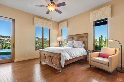 Bedroom - 25084 Asti Rd, Cloverdale, CA 95425 photo 1 of 7