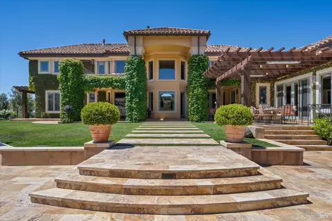 Exterior - 25084 Asti Rd, Cloverdale, CA 95425 photo 13 of 33