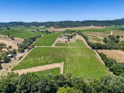 View/Area - 25084 Asti Rd, Cloverdale, CA 95425 photo 3 of 4