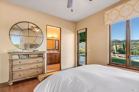 Bedroom - 25084 Asti Rd, Cloverdale, CA 95425 photo 2 of 7