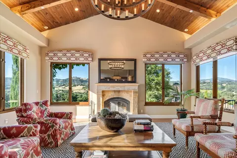 Living - 25084 Asti Rd, Cloverdale, CA 95425 photo 5 of 7