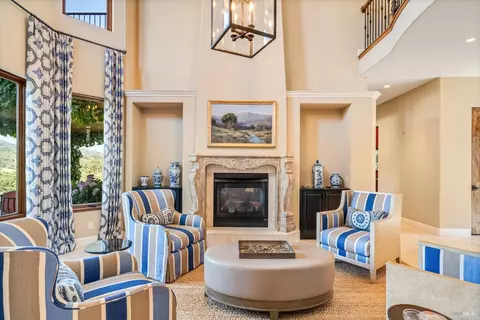 Living - 25084 Asti Rd, Cloverdale, CA 95425 photo 2 of 7
