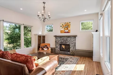 Living - 25084 Asti Rd, Cloverdale, CA 95425 photo 7 of 7