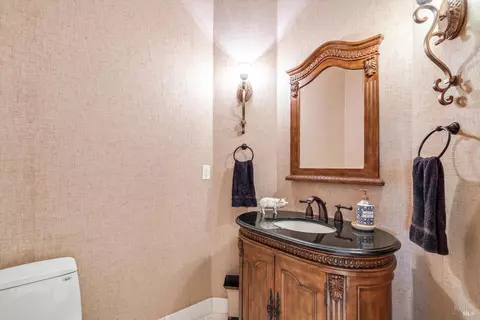 Bath - 25084 Asti Rd, Cloverdale, CA 95425 photo 1 of 4
