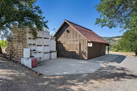 Exterior - 25084 Asti Rd, Cloverdale, CA 95425 photo 19 of 33