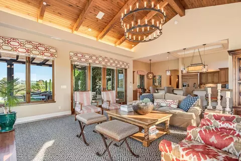 Living - 25084 Asti Rd, Cloverdale, CA 95425 photo 4 of 7