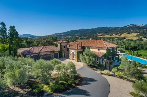 Exterior - 25084 Asti Rd, Cloverdale, CA 95425 photo 4 of 33