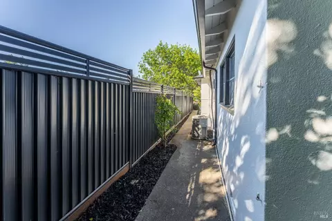Exterior - 744 S Spring St, Ukiah, CA 95482 photo 11 of 15