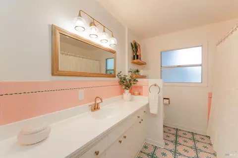Bath - 744 S Spring St, Ukiah, CA 95482 photo 2 of 2