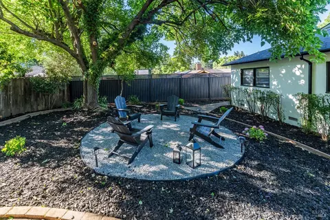 Exterior - 744 S Spring St, Ukiah, CA 95482 photo 9 of 15