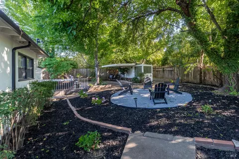 Exterior - 744 S Spring St, Ukiah, CA 95482 photo 10 of 15