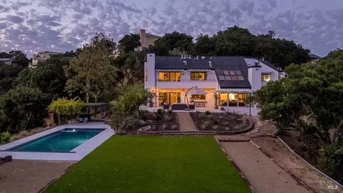 120 Garner Dr, Novato, CA 94947