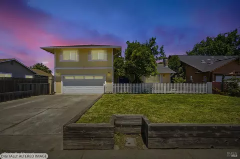 1059 Santa Clara Ln, Petaluma, CA 94954