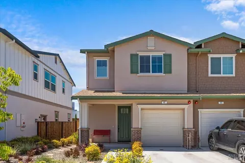 48 Riverbend Ln, Petaluma, CA 94952
