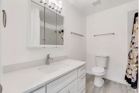 Bath - 620 Capitol St, Vallejo, CA 94590 photo 3 of 8